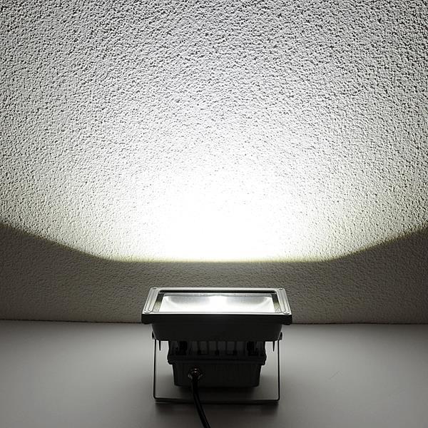 10W Standard LED Scheinwerfer naturweiss – Bild 4