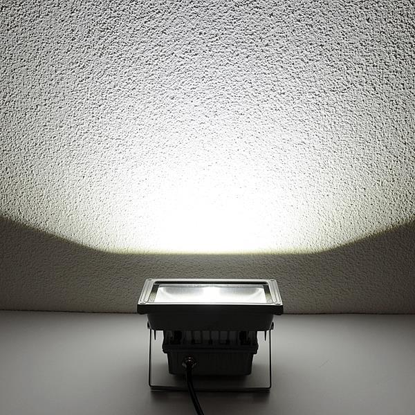 10W Standard LED Scheinwerfer warmweiss – Bild 4